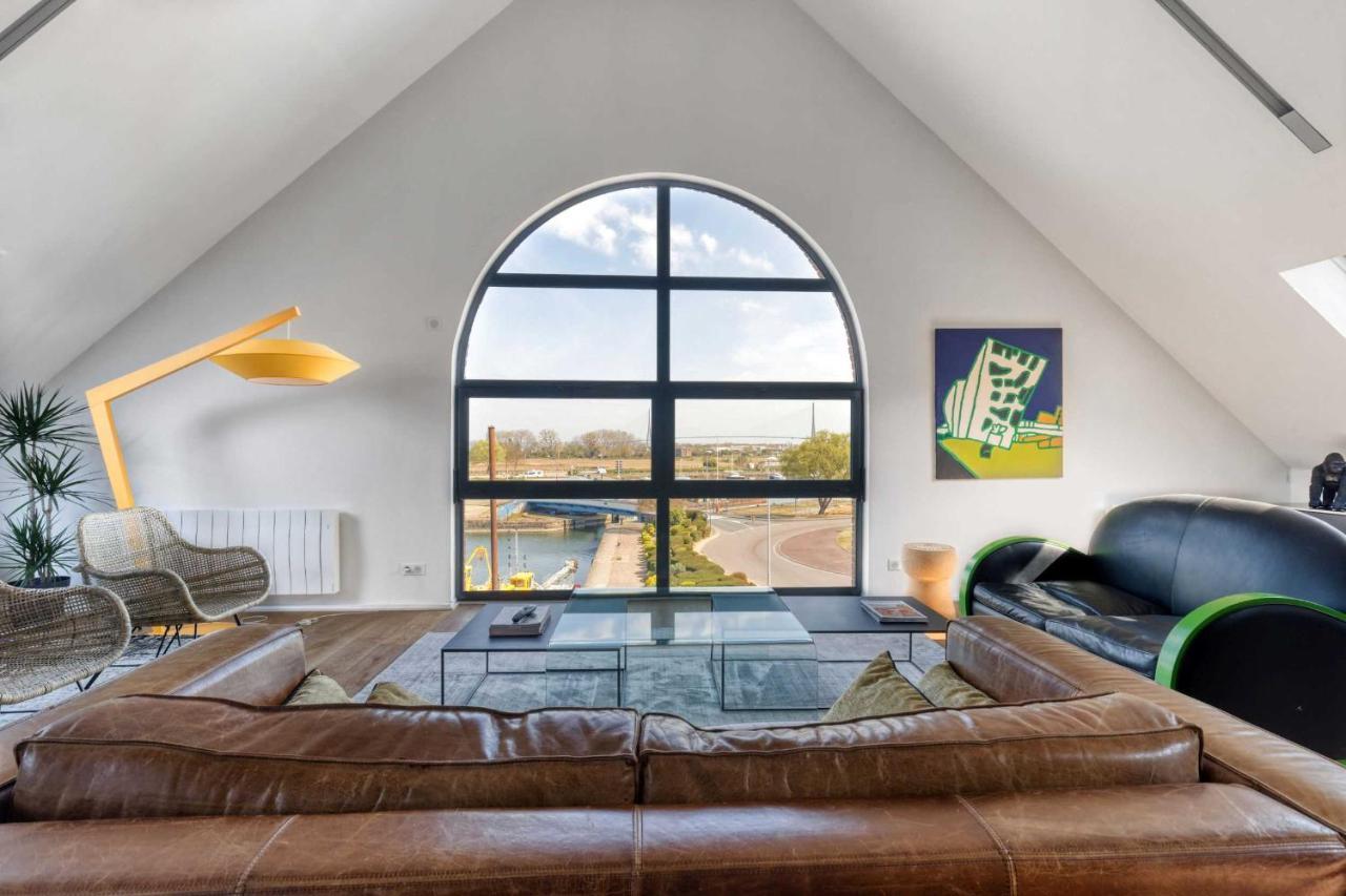 Апартаменты Le Loft Du Cosmopolitain Онфлёр Экстерьер фото